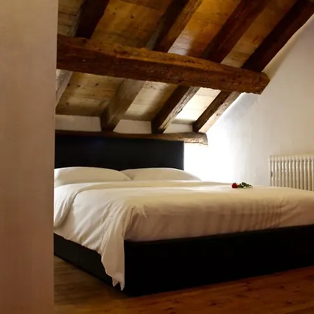 Διαμέρισμα Palazzo Pasqualigo Tra Venezia E Le Dolomiti Φέλτρε